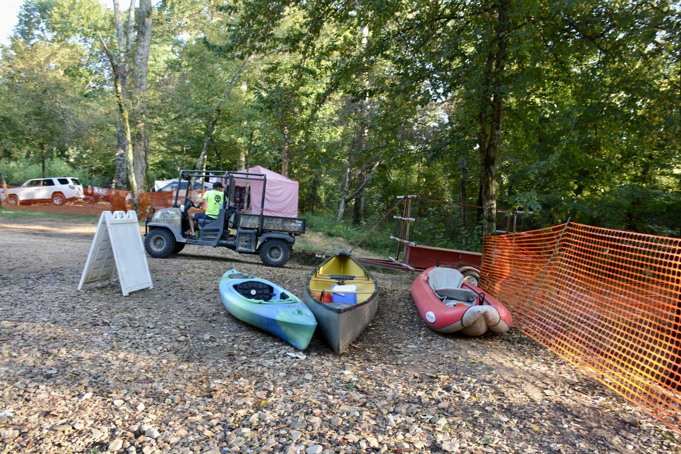 Canoes lined up on the Buffalo River